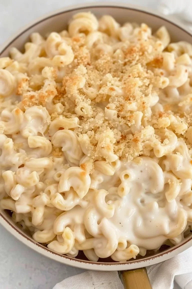 Creamy Greek Yogurt Mac and Cheese topped with breadcrumbs and herbs